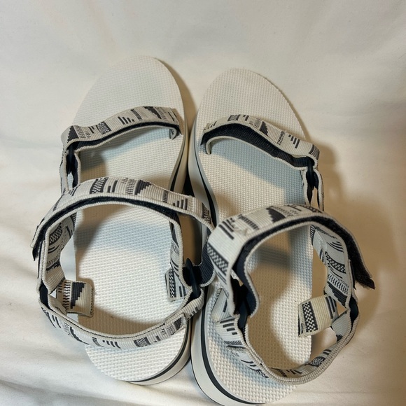 Teva Platform Sandals White Adjustable Straps Size 10 Geometric Gray - Picture 3 of 16